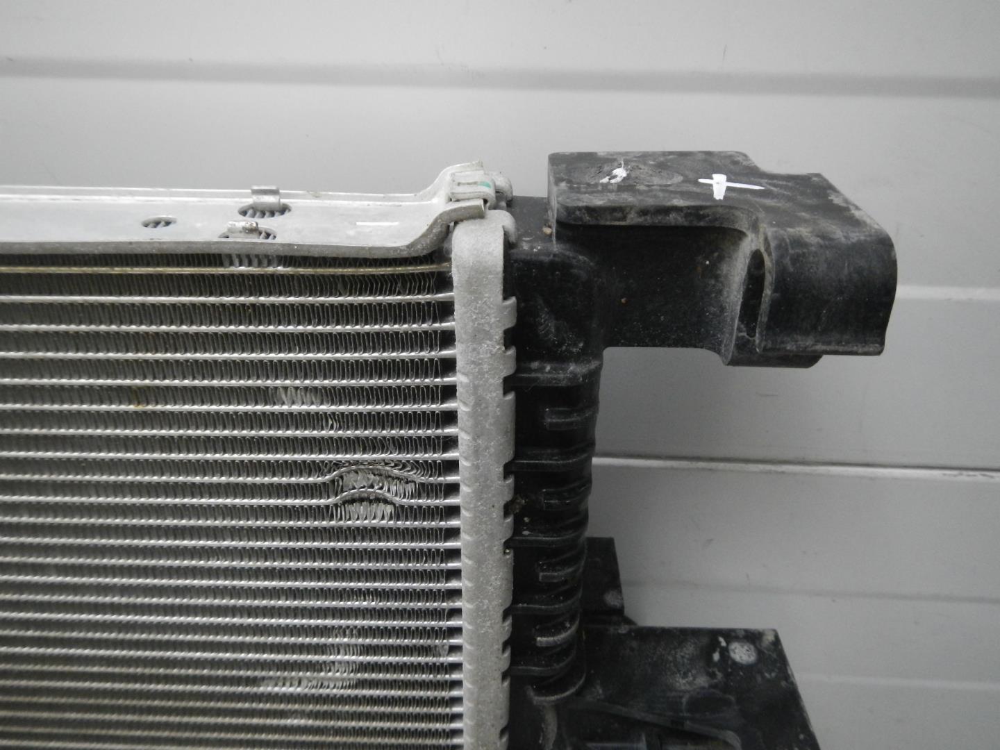 Радиатор охлаждения двигателя основной