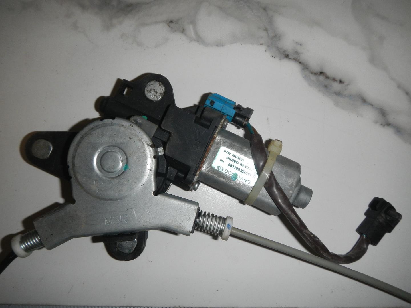 Стеклоподъемник электр. передний правый