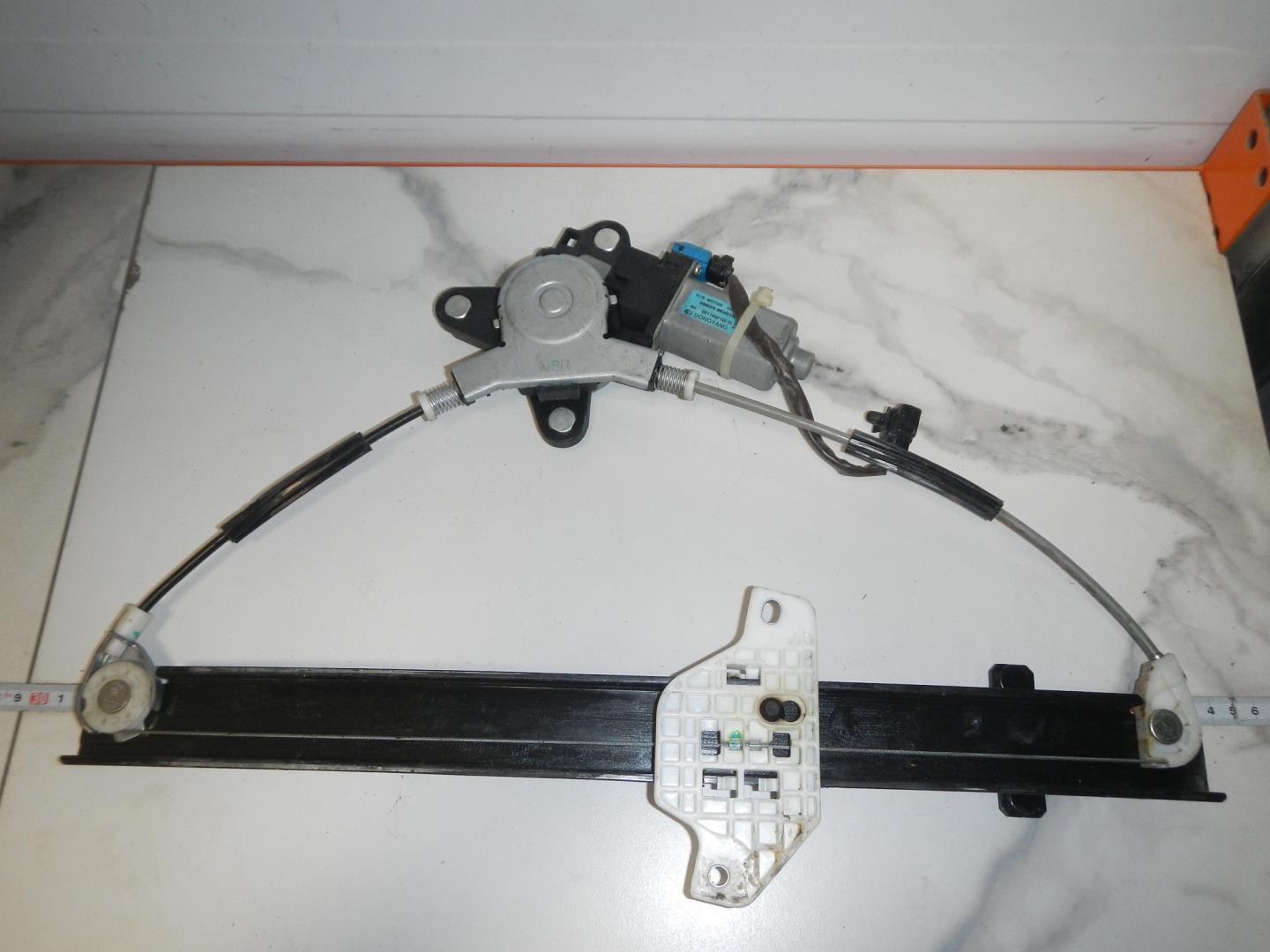 Стеклоподъемник электр. передний правый