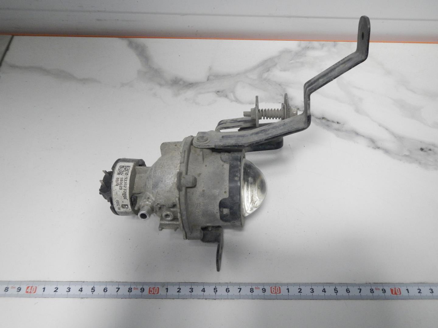 Фара противотуманная правая