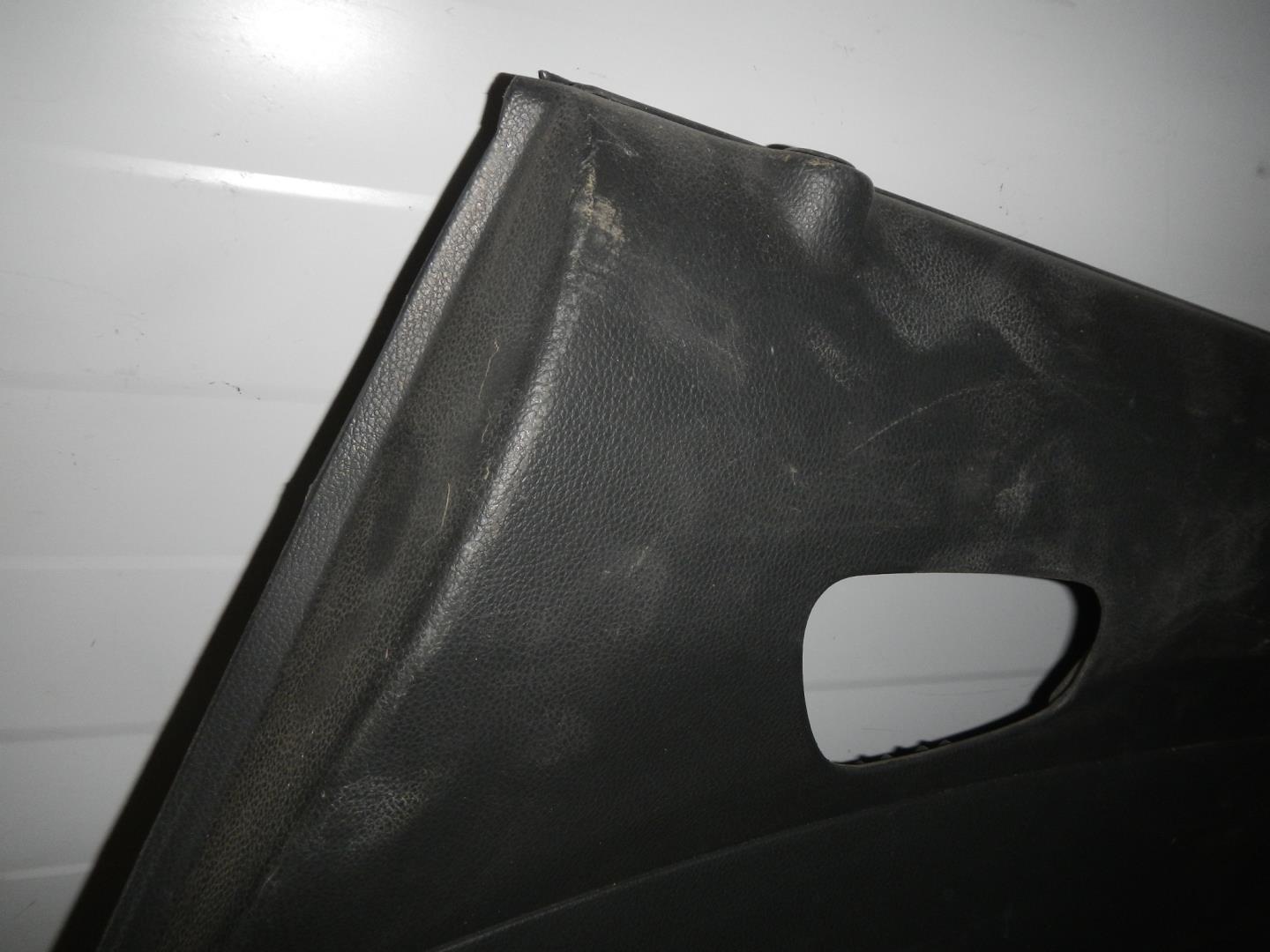 Обшивка двери задней правой