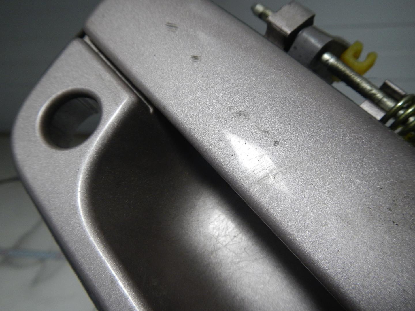 Ручка двери передней наружная правая