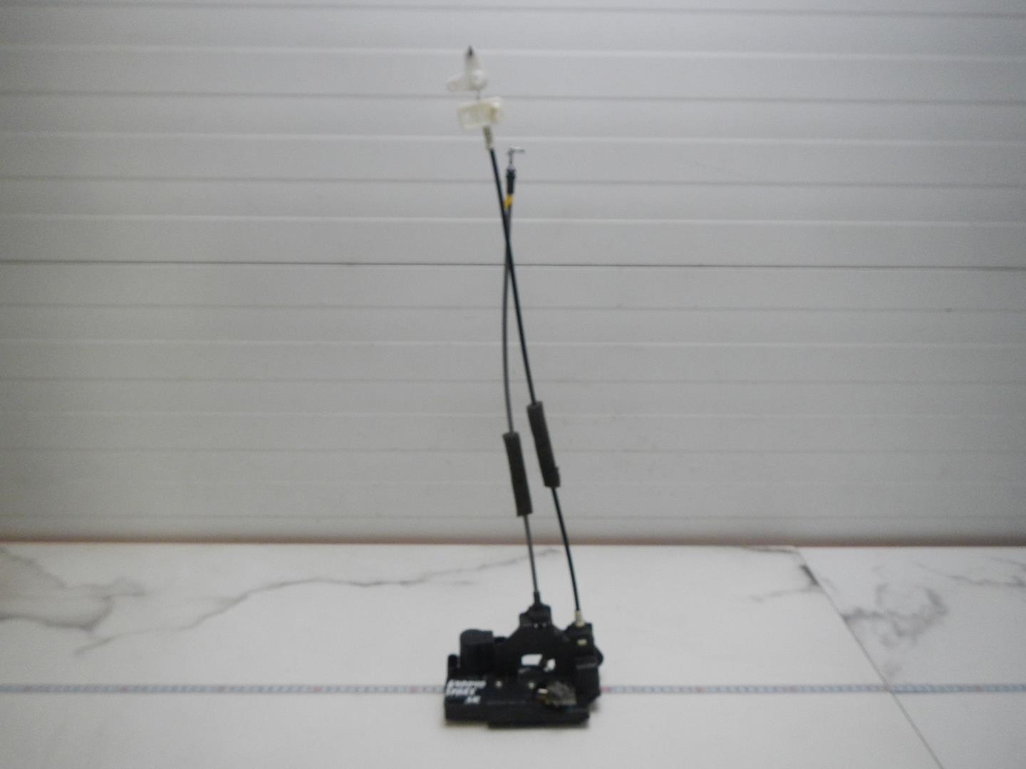 Замок двери задней правой