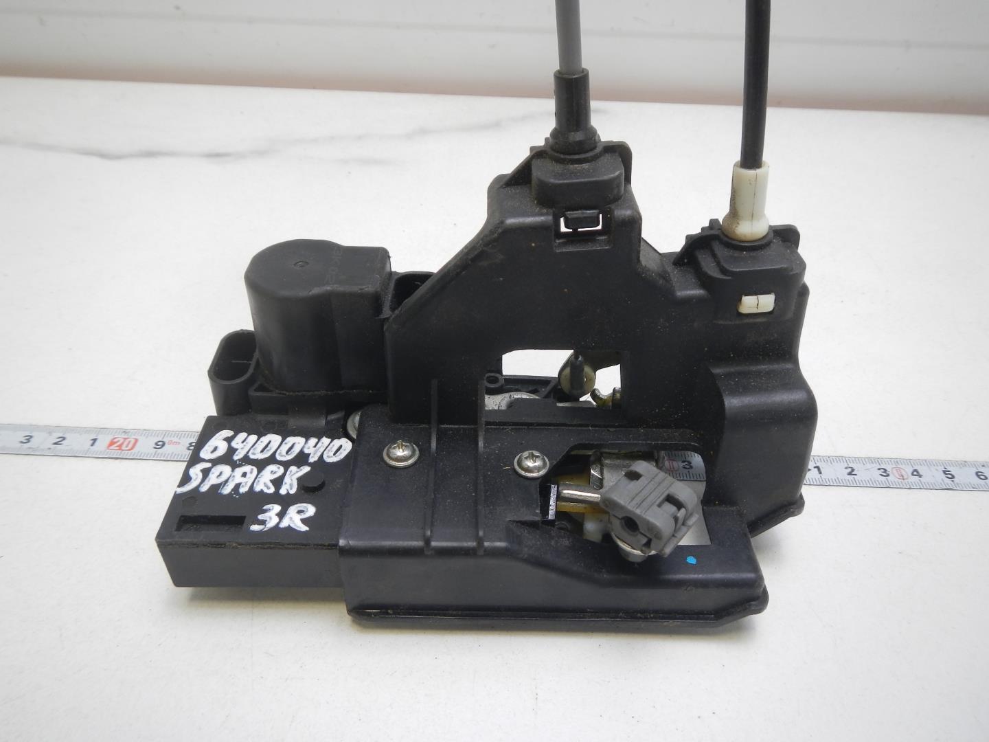 Замок двери задней правой