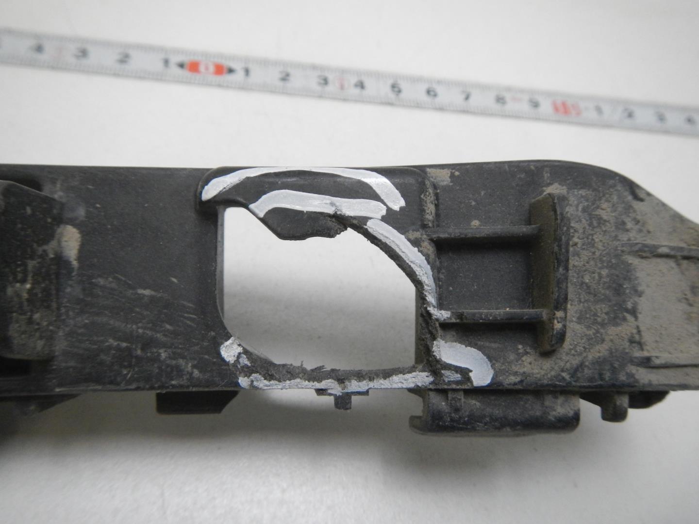 Кронштейн заднего бампера правый