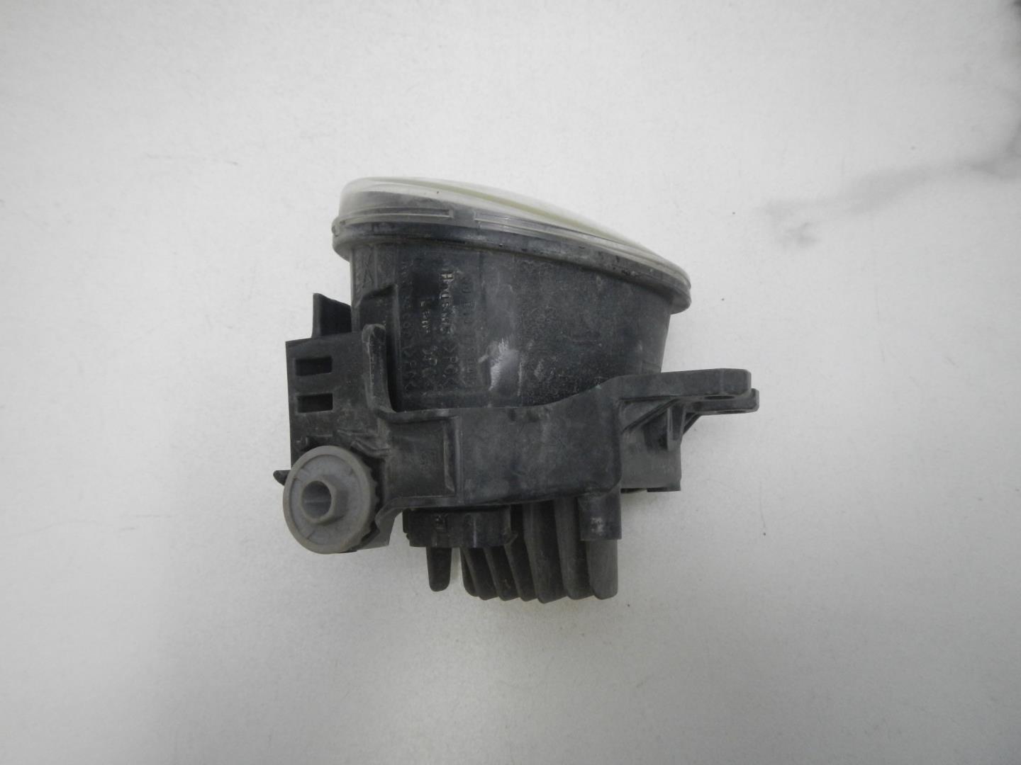 Фара противотуманная левая