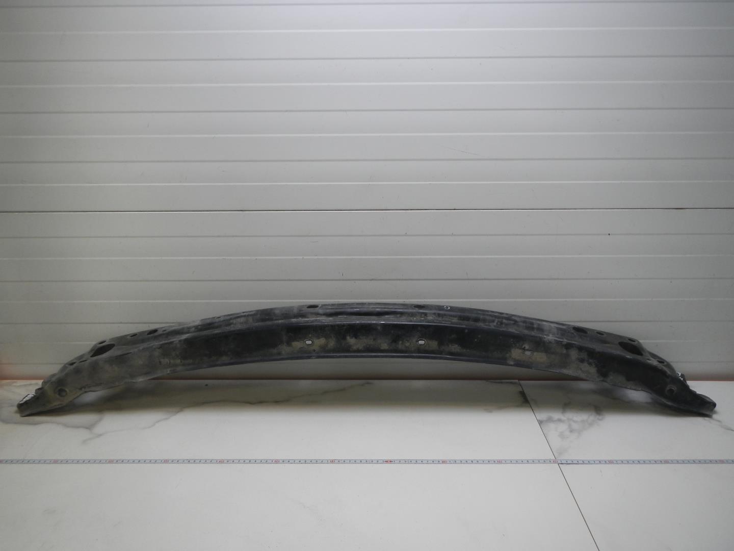 Усилитель переднего бампера