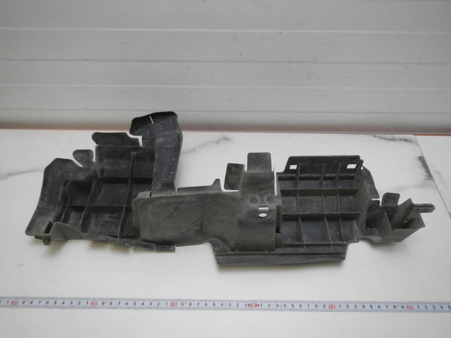 Воздуховод радиатора правый