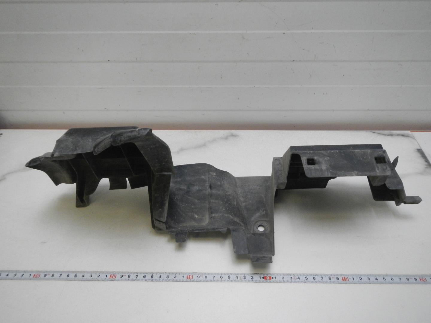 Воздуховод радиатора правый