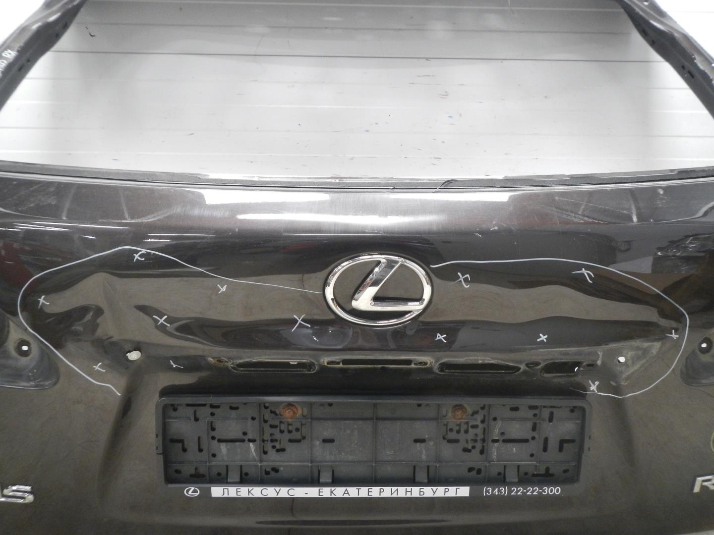 Дверь багажника