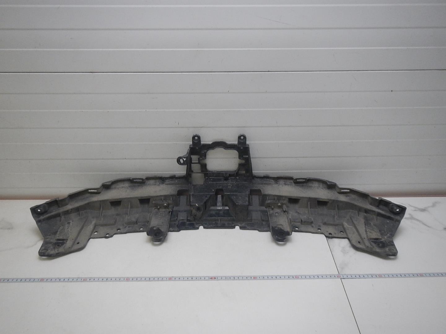 Кронштейн решетки радиатора