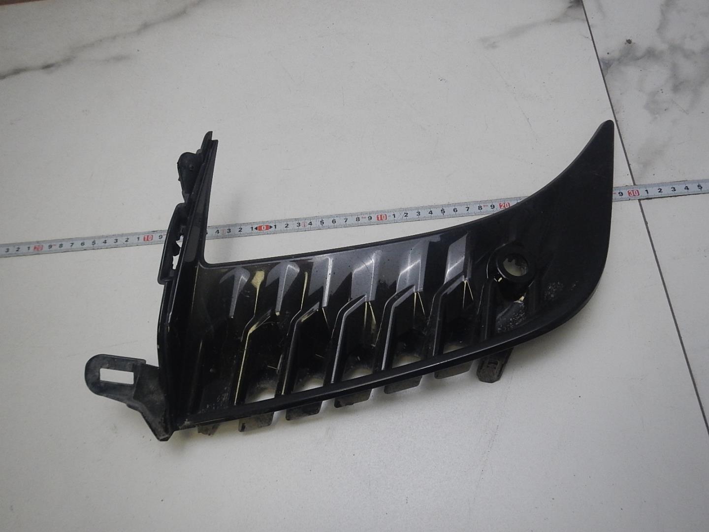 Решетка в бампер левая