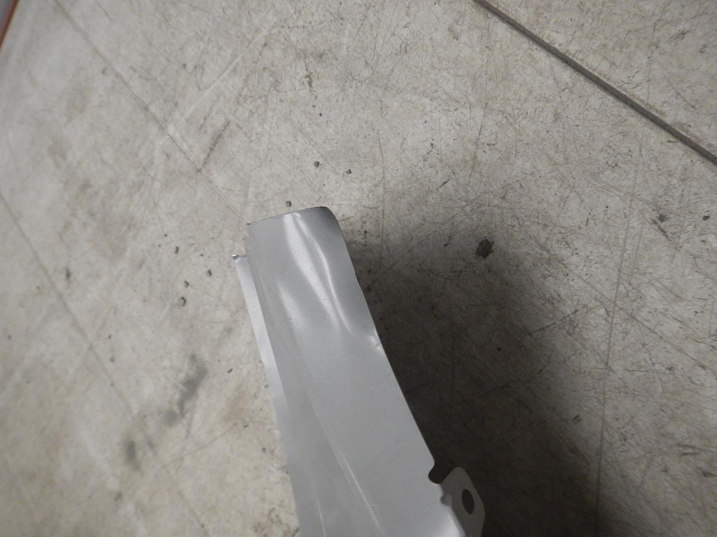 Порог левый