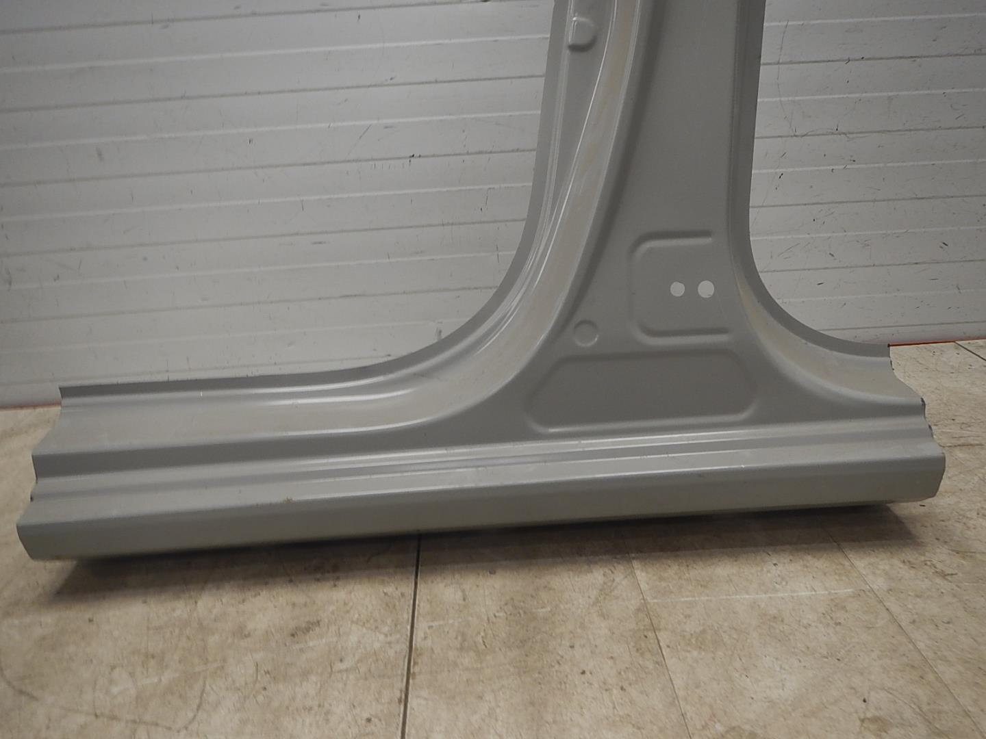 Кузовной элемент