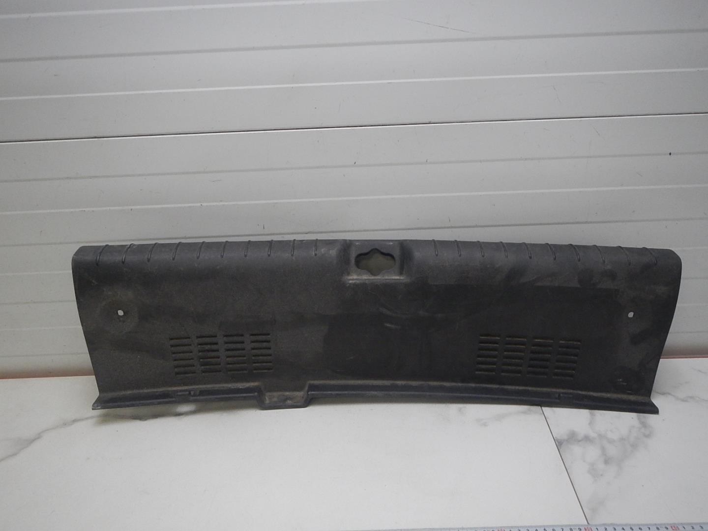 Обшивка багажника