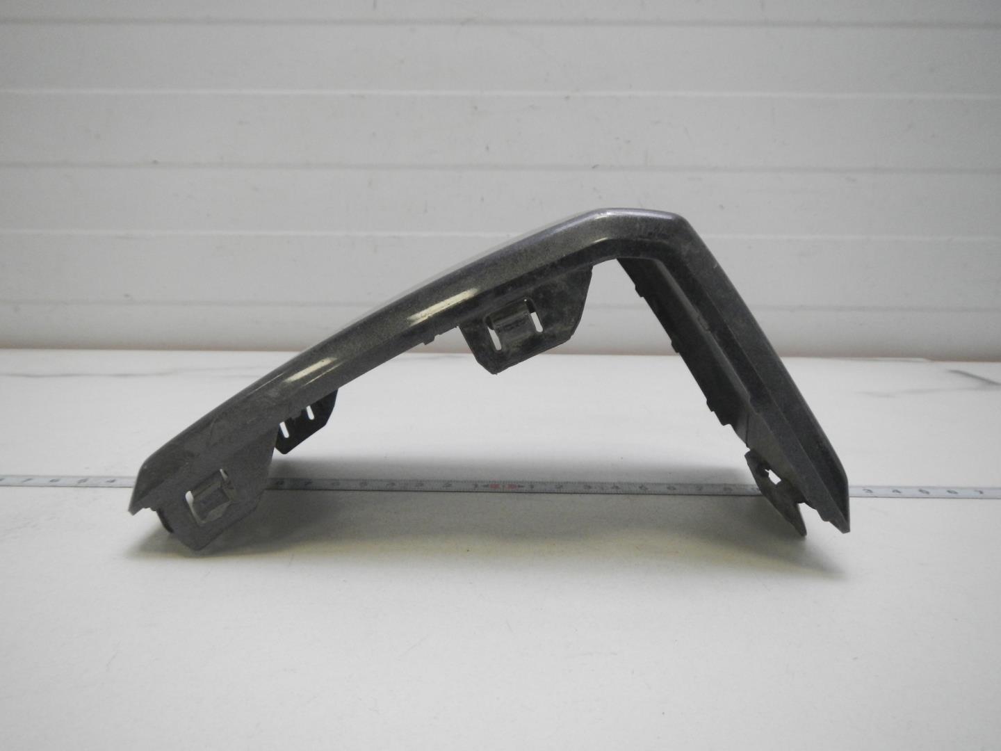 Накладка переднего бампера левая