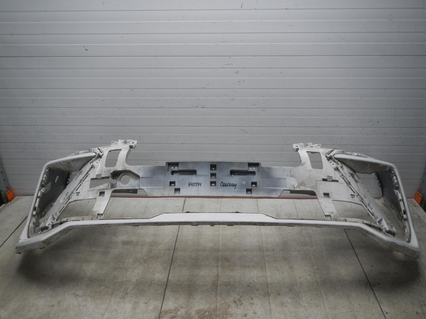 Бампер передний