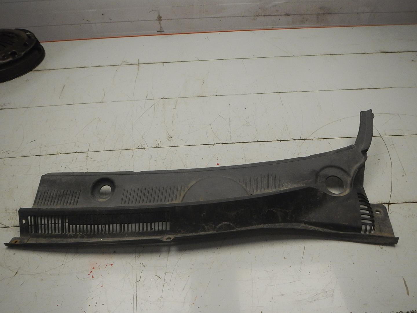 Решетка стеклоочистителей (Жабо)