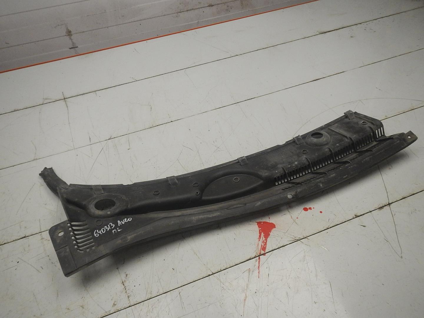 Решетка стеклоочистителей (Жабо)