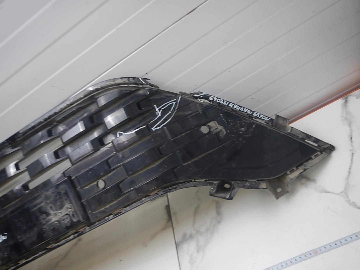 Решетка в бампер центральная