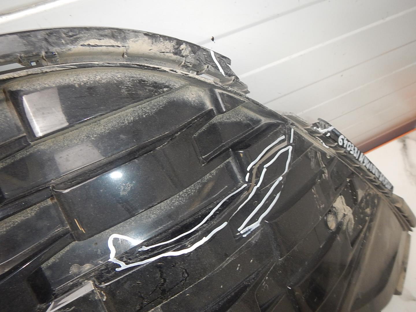 Решетка в бампер центральная