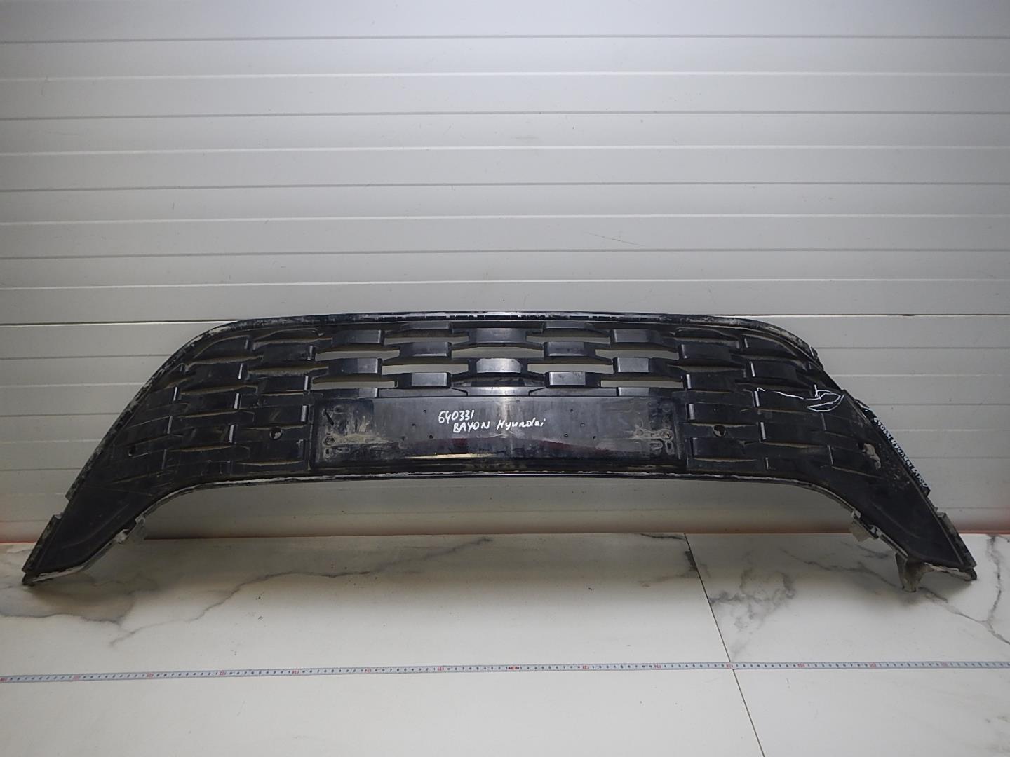 Решетка в бампер центральная