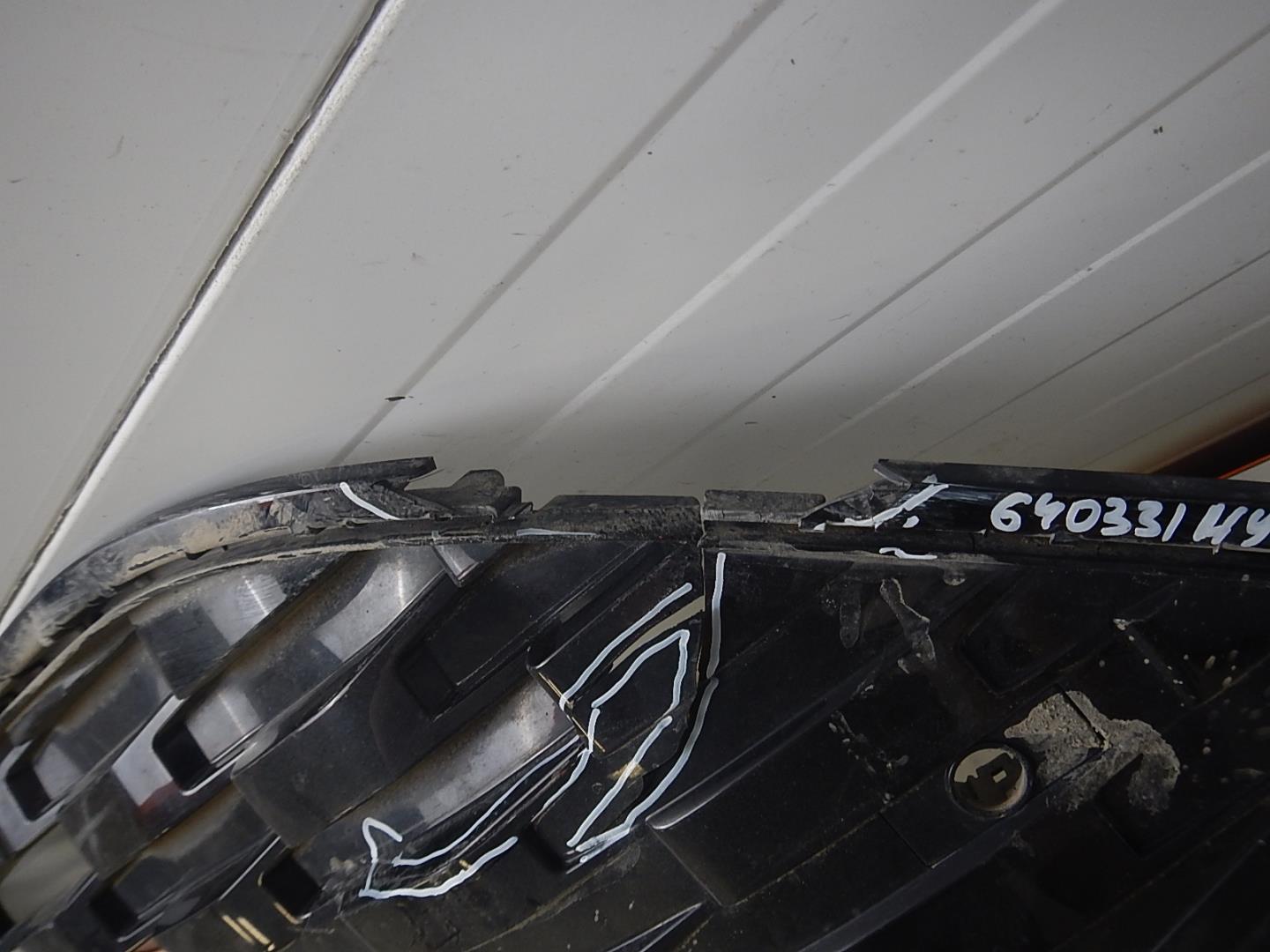 Решетка в бампер центральная