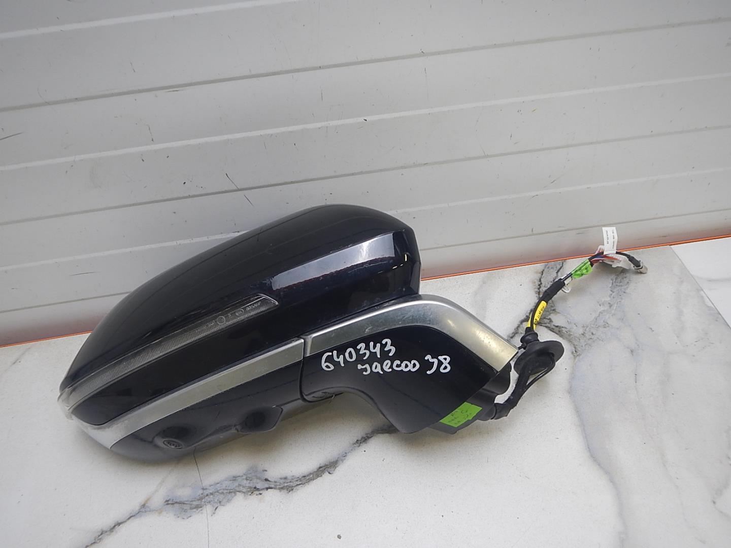 Зеркало правое электрическое