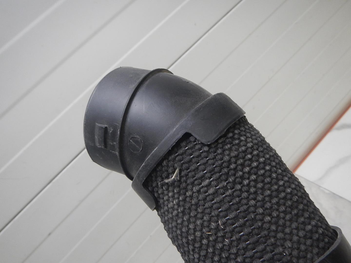 Патрубок воздушного фильтра