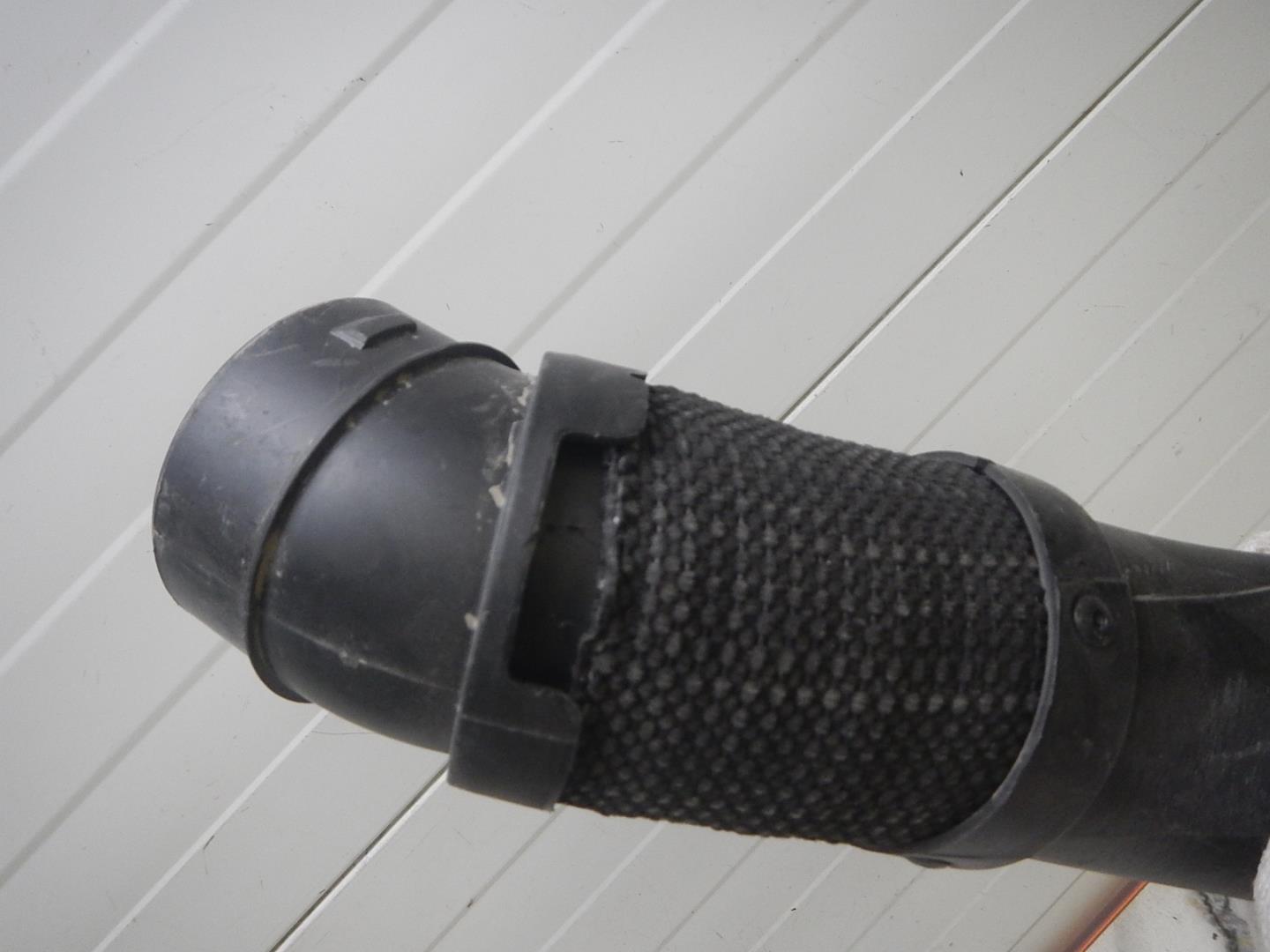 Патрубок воздушного фильтра