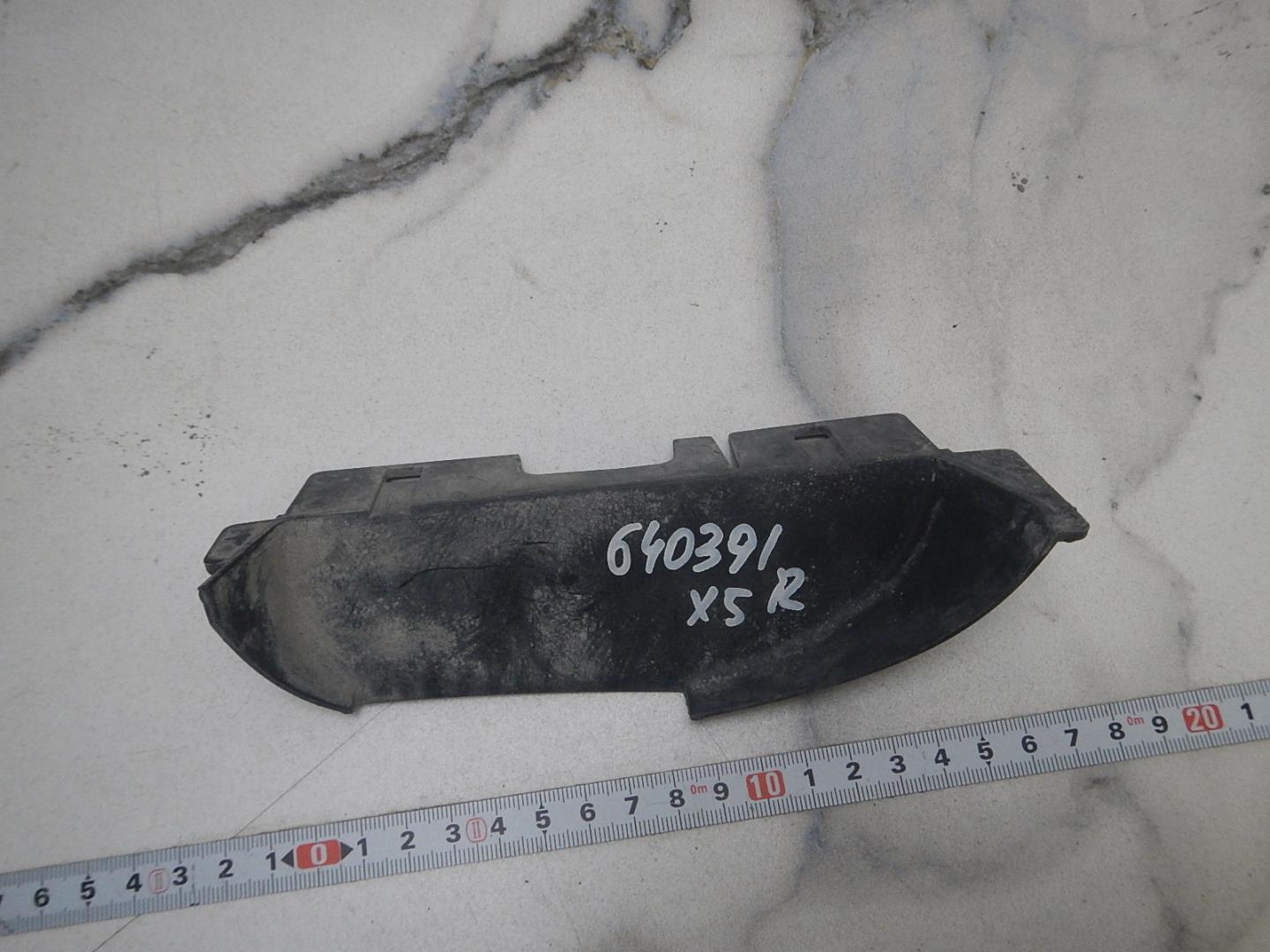 Воздуховод радиатора правый