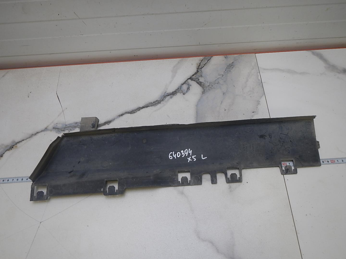 Воздуховод радиатора левый