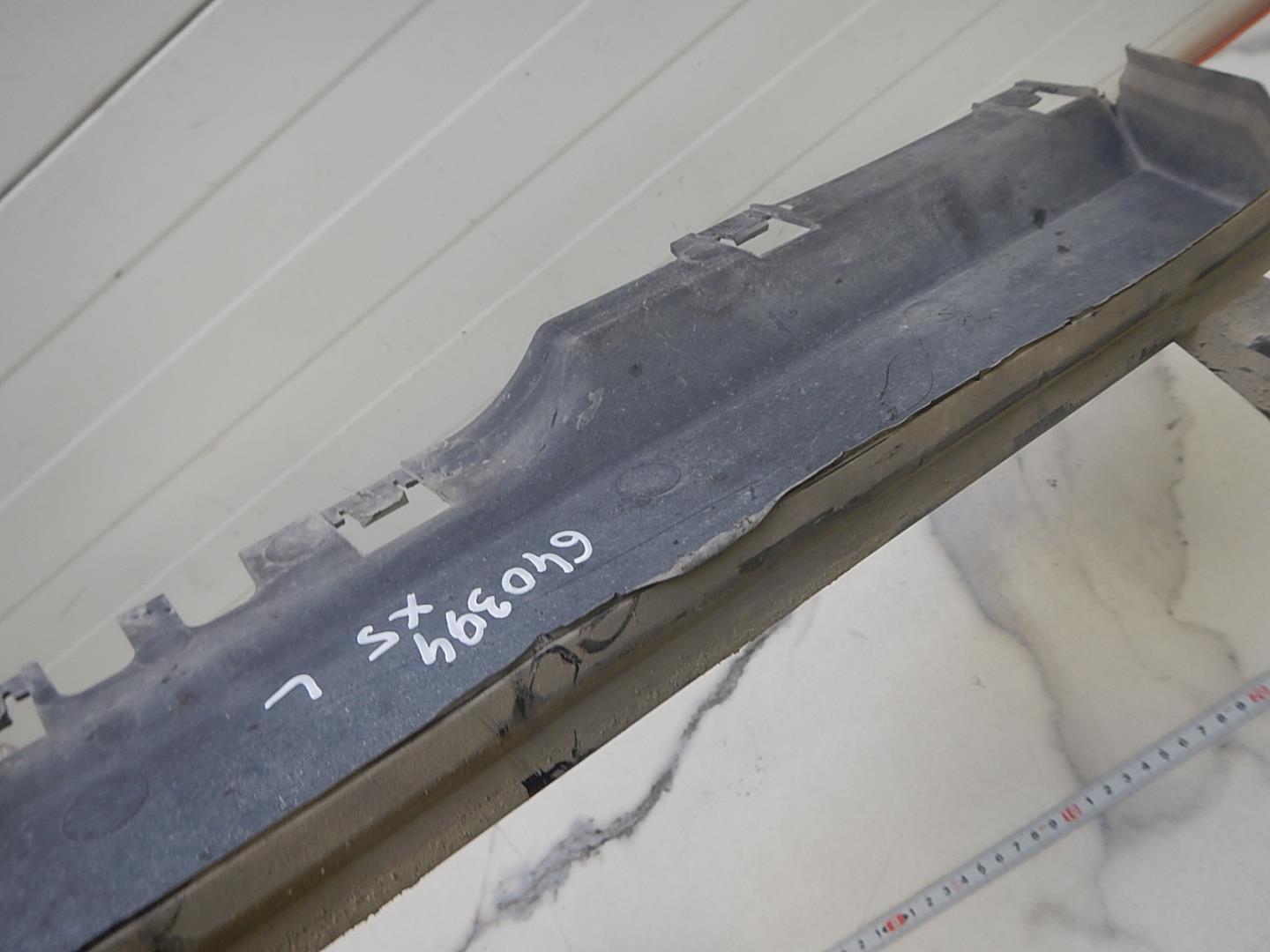 Воздуховод радиатора левый