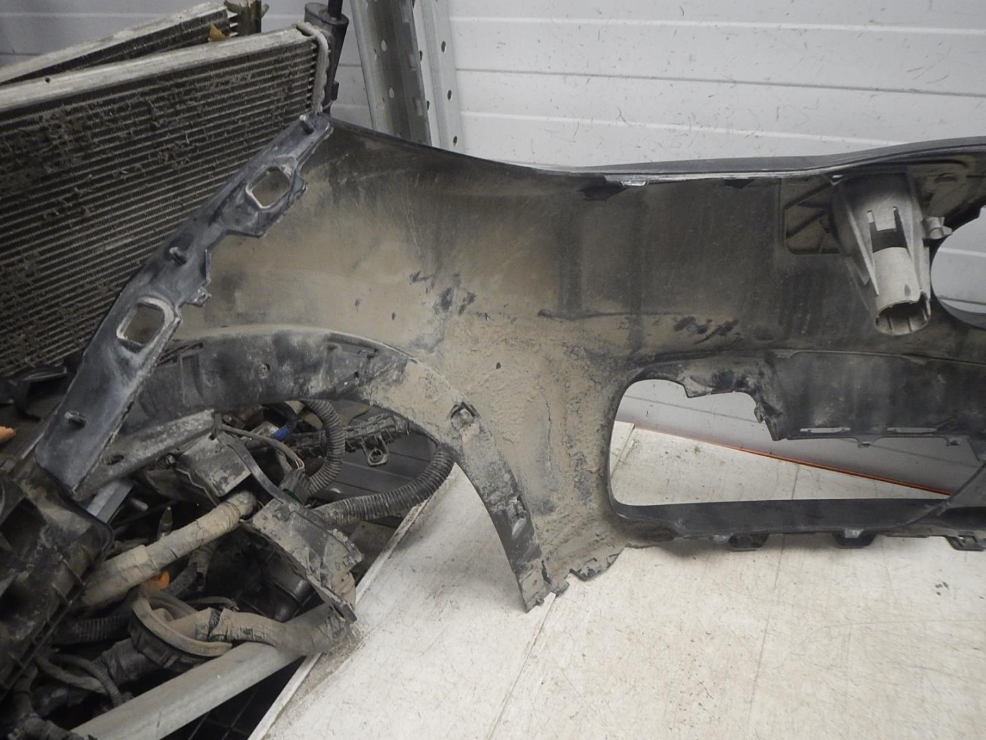 Бампер передний