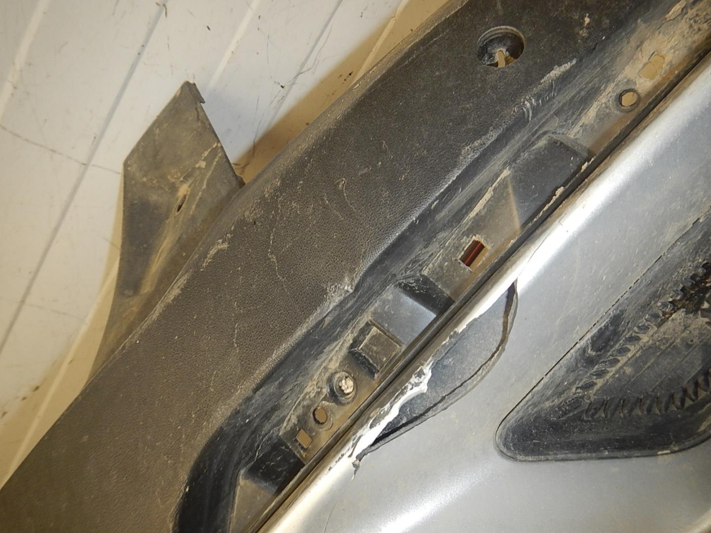 Бампер задний