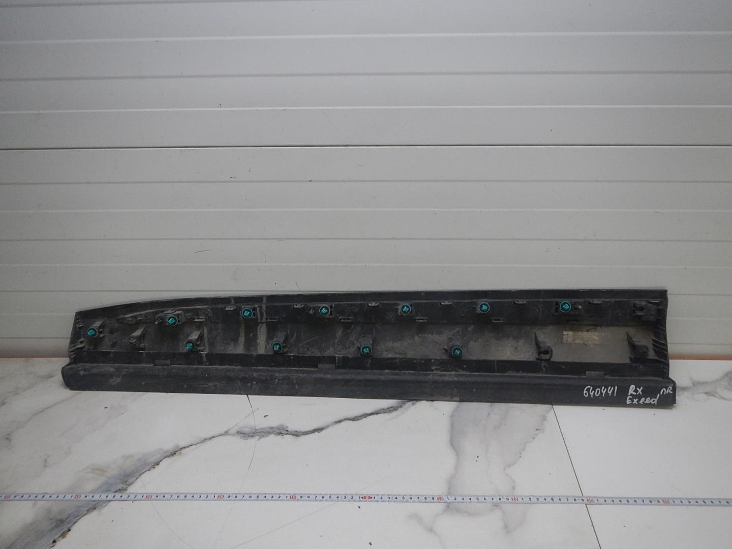 Молдинг передней правой двери