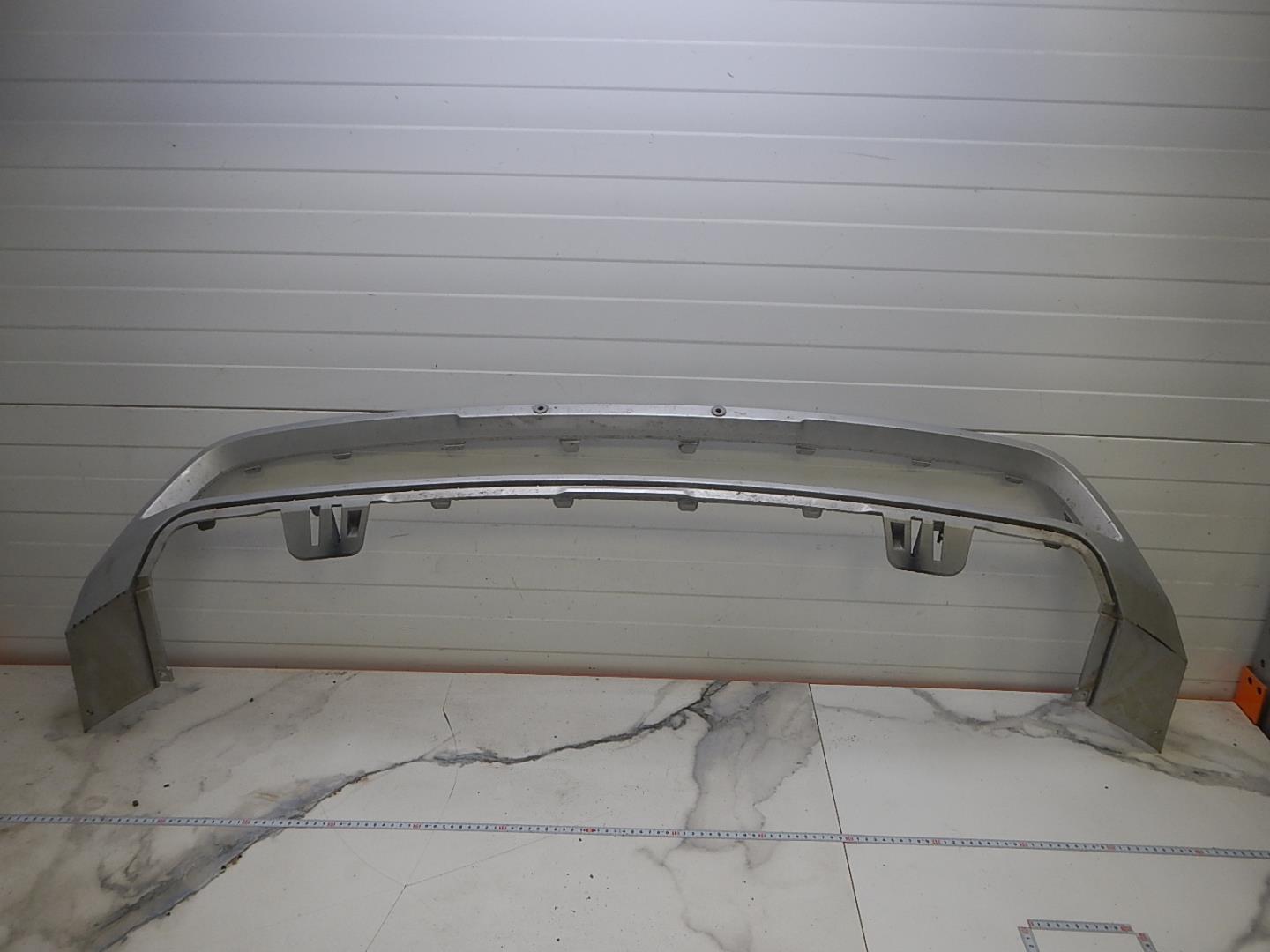 Накладка переднего бампера