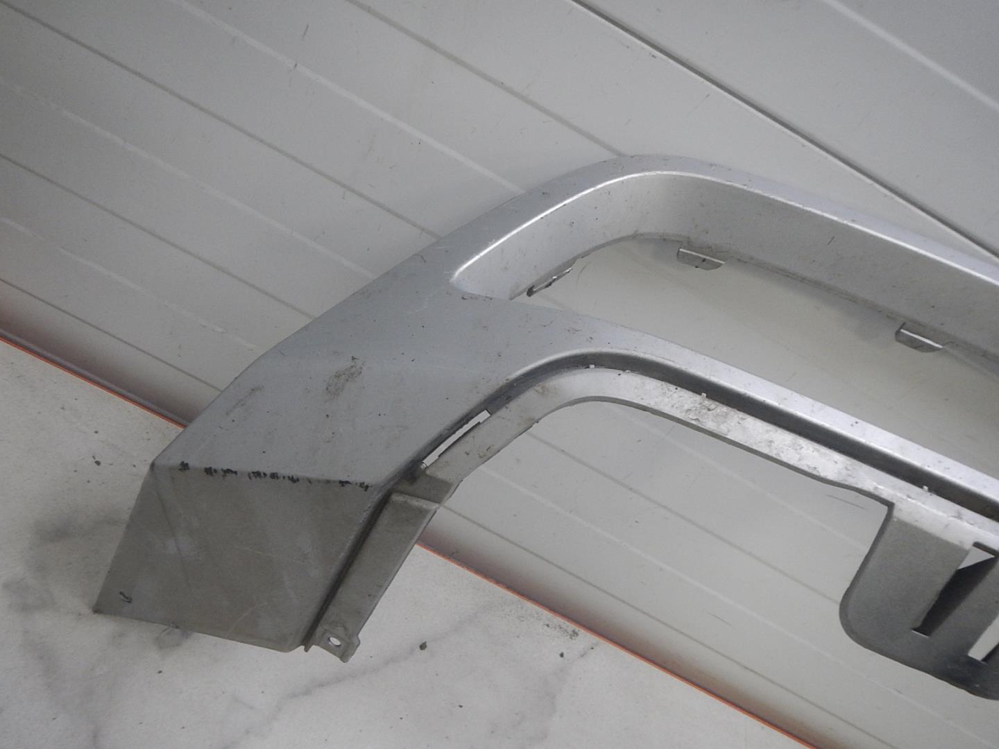 Накладка переднего бампера