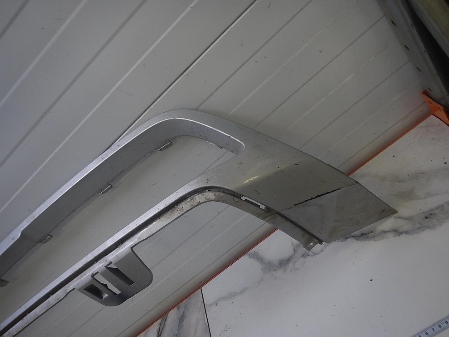 Накладка переднего бампера