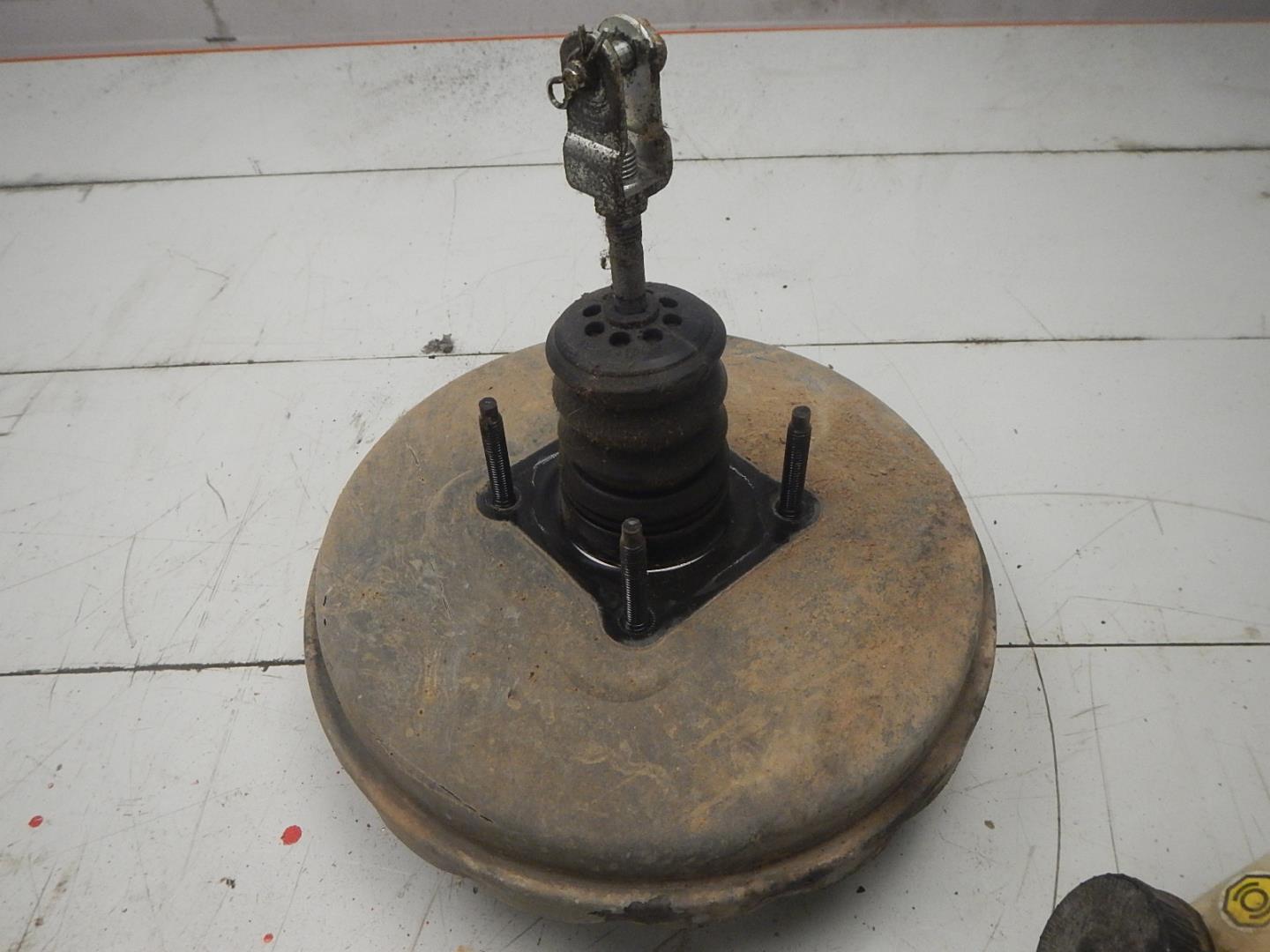 Усилитель тормозов вакуумный