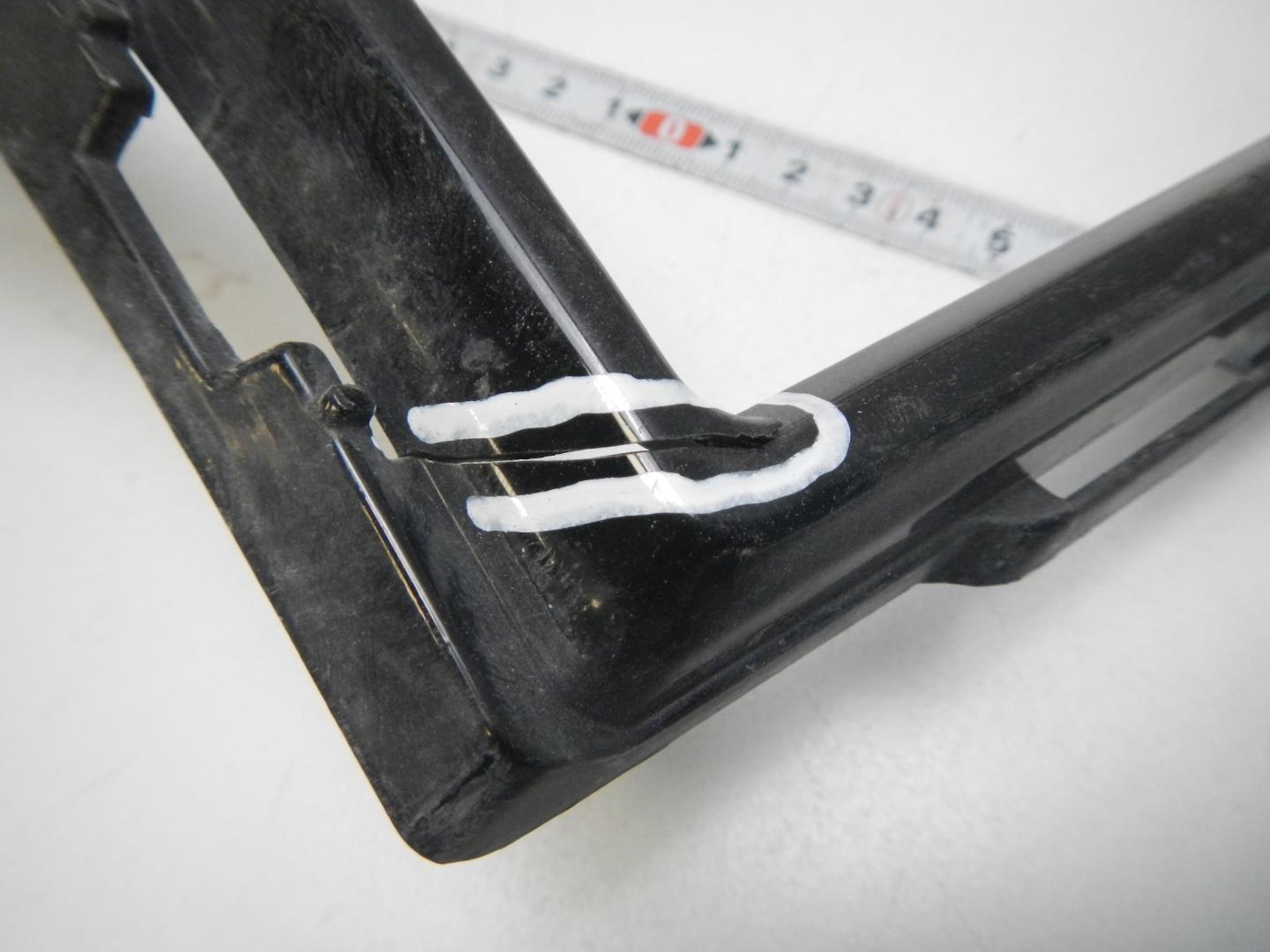 Рамка противотуманной фары правой