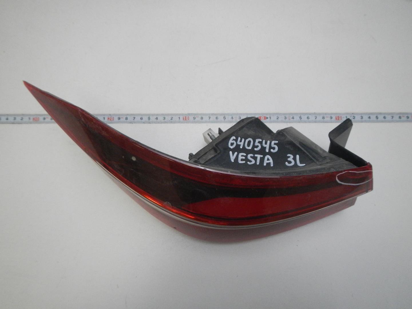 Фонарь задний левый