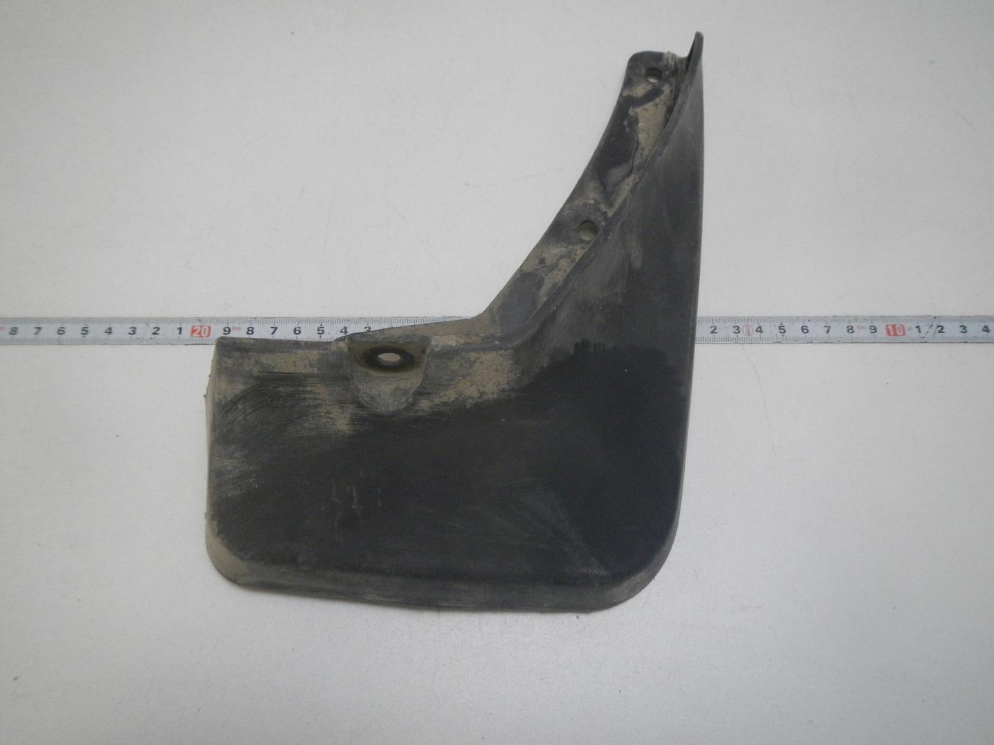 Брызговик задний правый