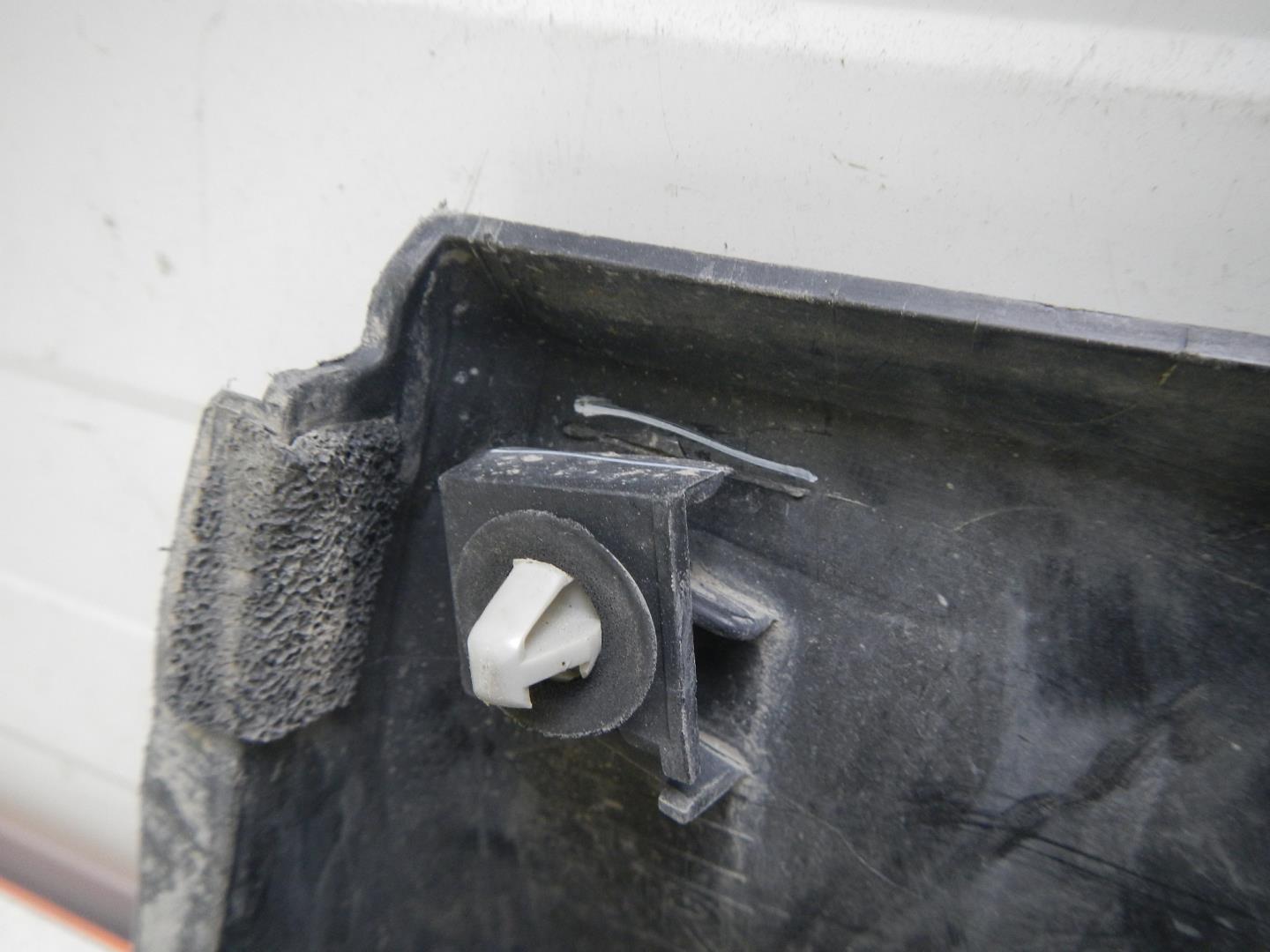 Молдинг задней правой двери