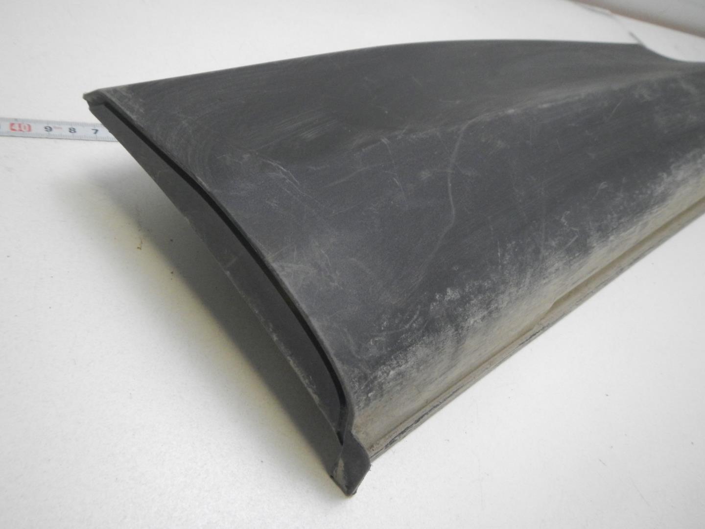 Молдинг задней правой двери