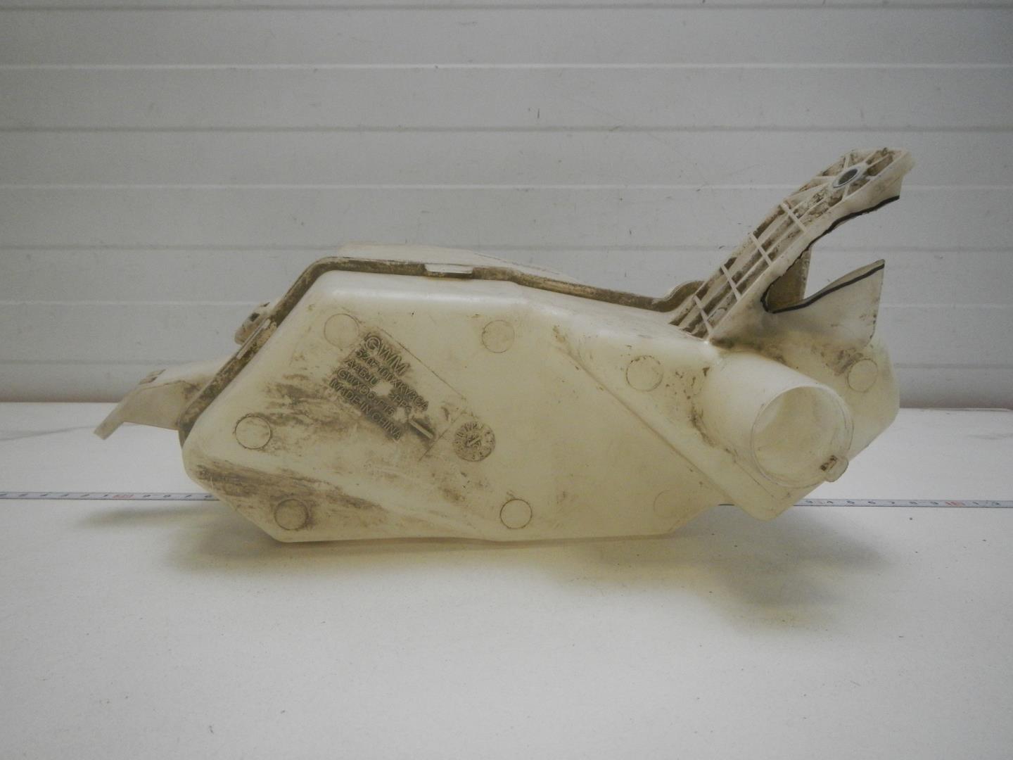 Бачок омывателя лобового стекла