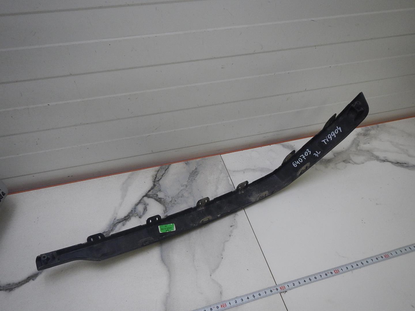 Молдинг заднего бампера