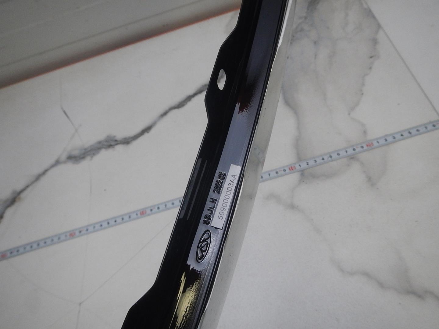 Накладка двери передней левой