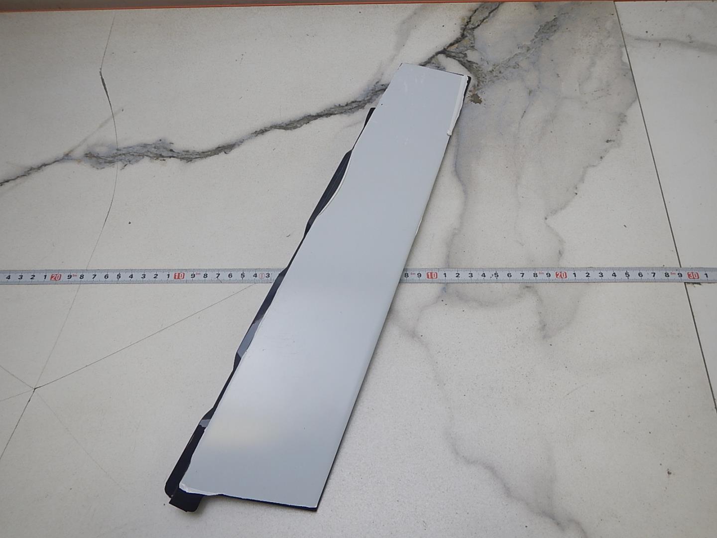 Накладка двери передней левой