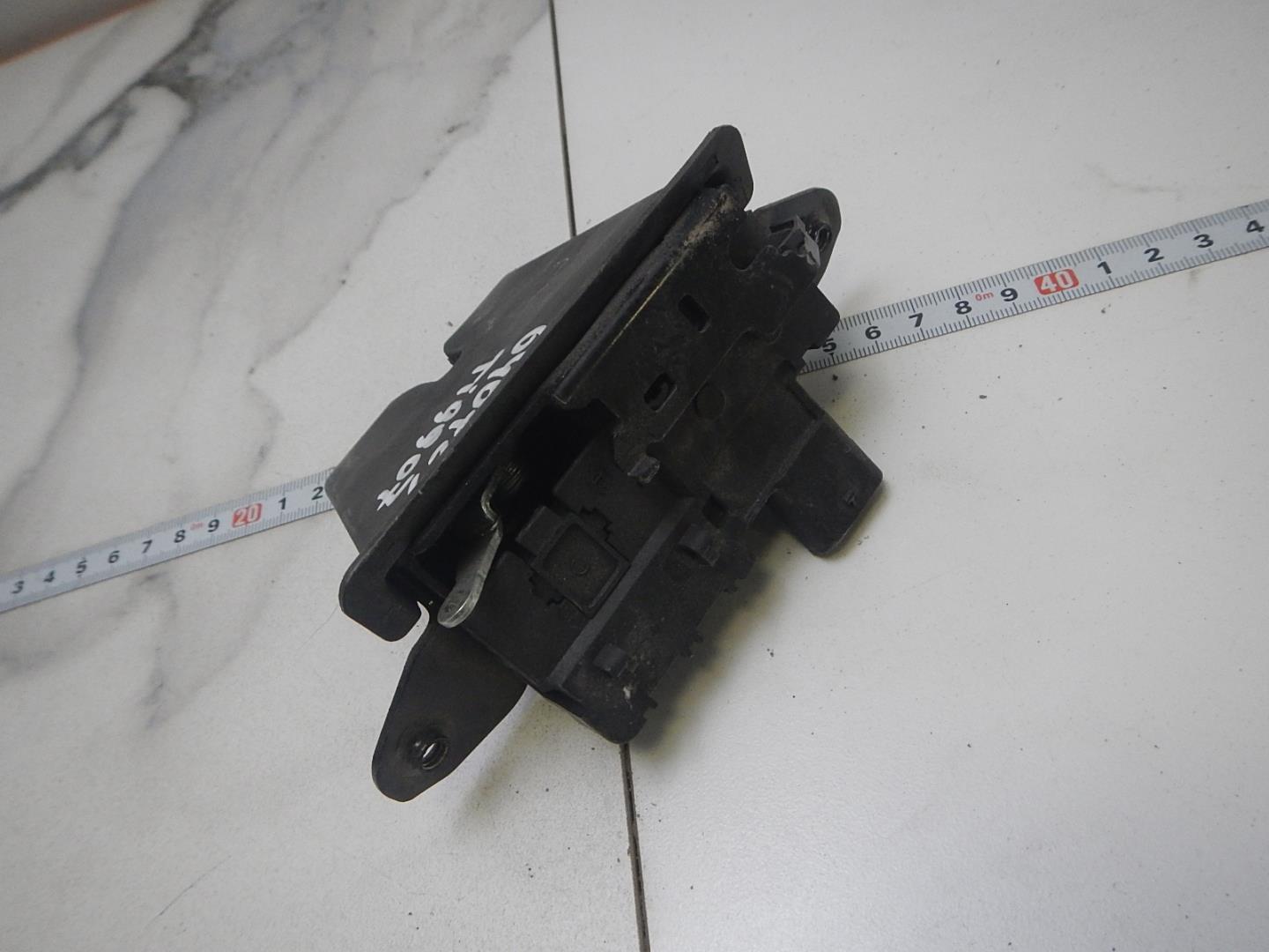 Замок багажника